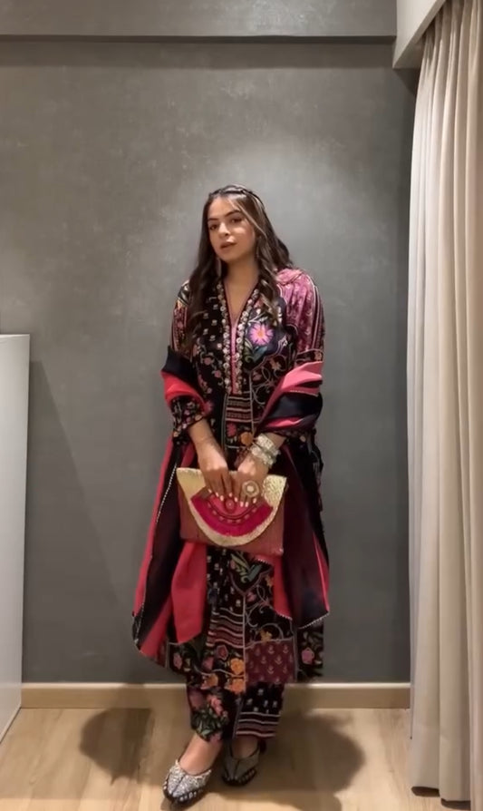 Raag Mughal Black Kurta Set