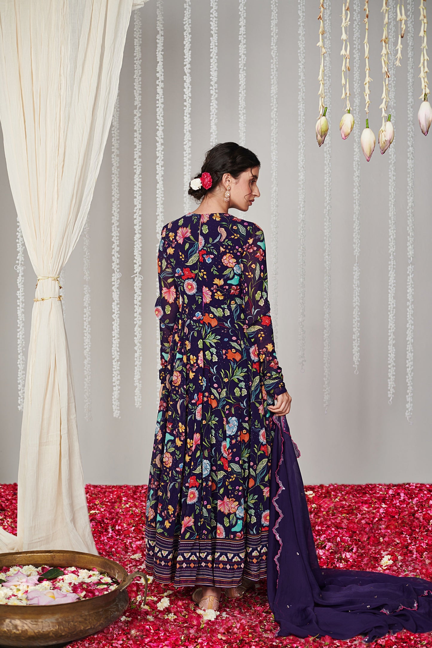 Bagicha White Anarkali