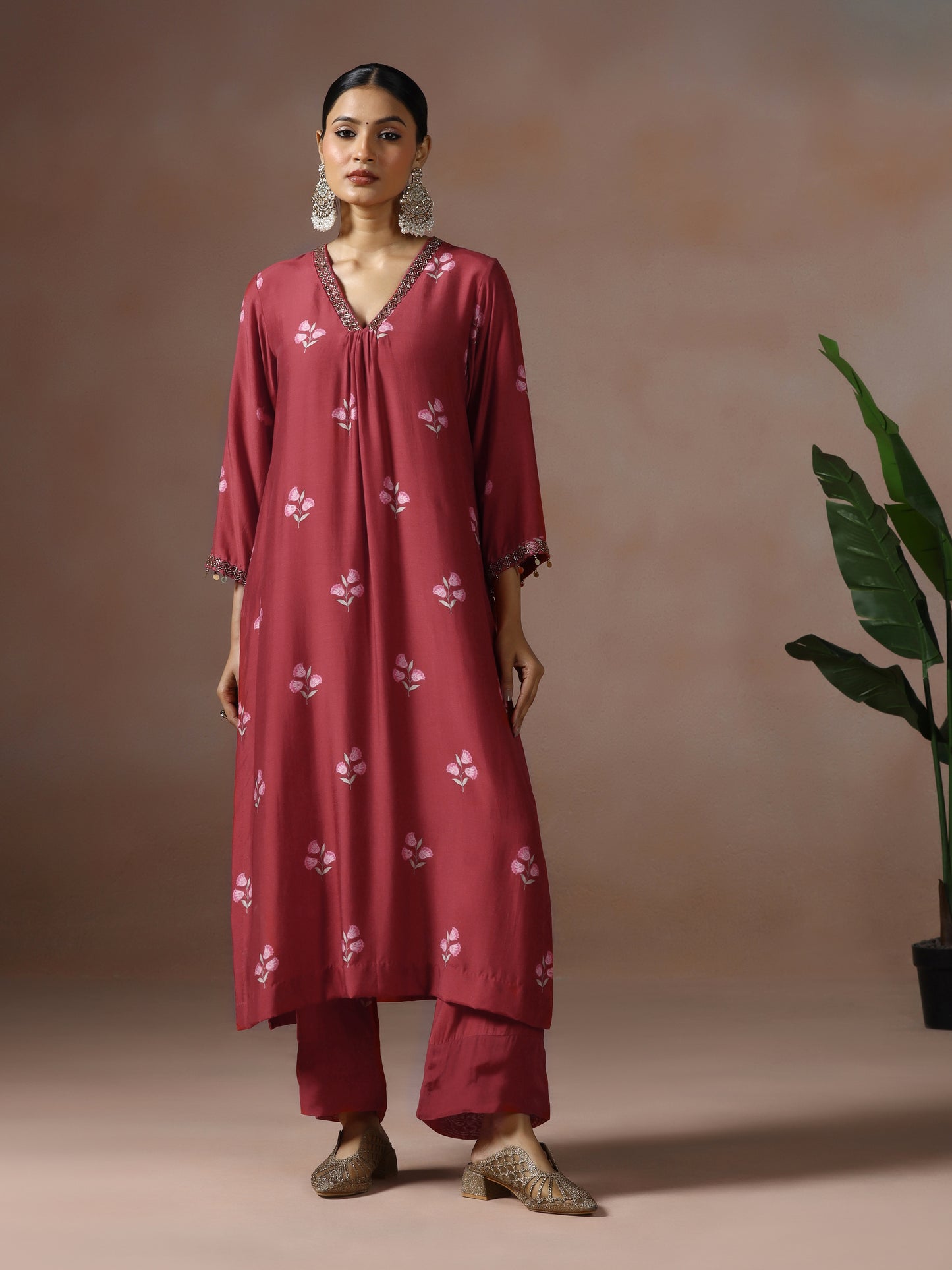 Saanjh: Red Floral Digtal Printed Embroidred Kurta Set of 2