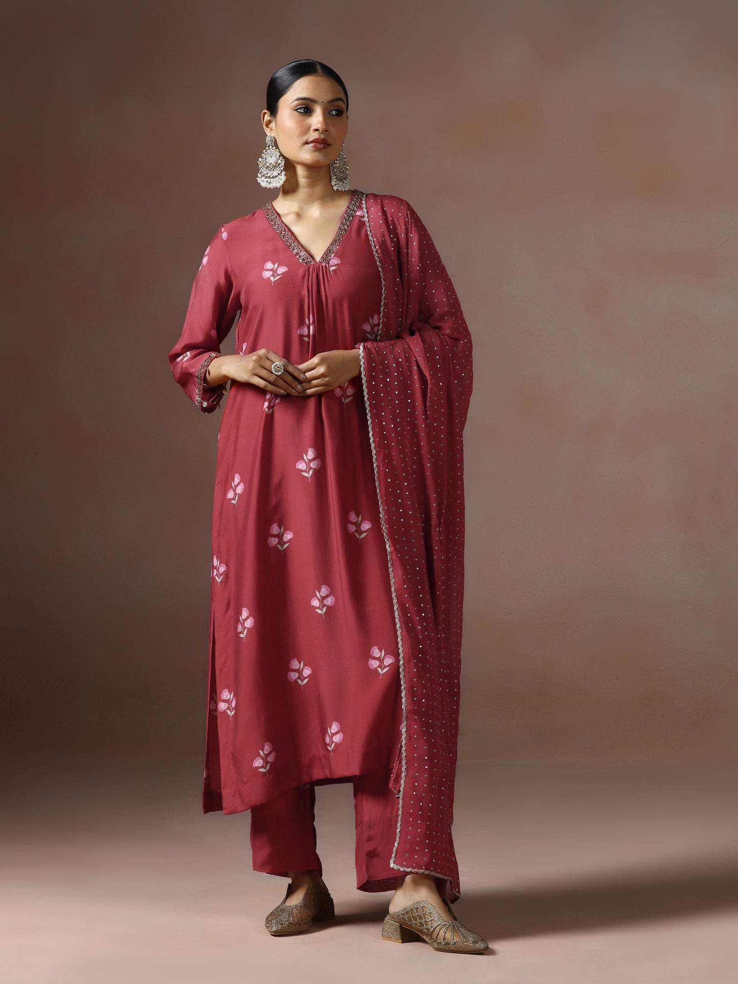 Saanjh: Red Floral Digtal Printed Embroidred Kurta Set of 2