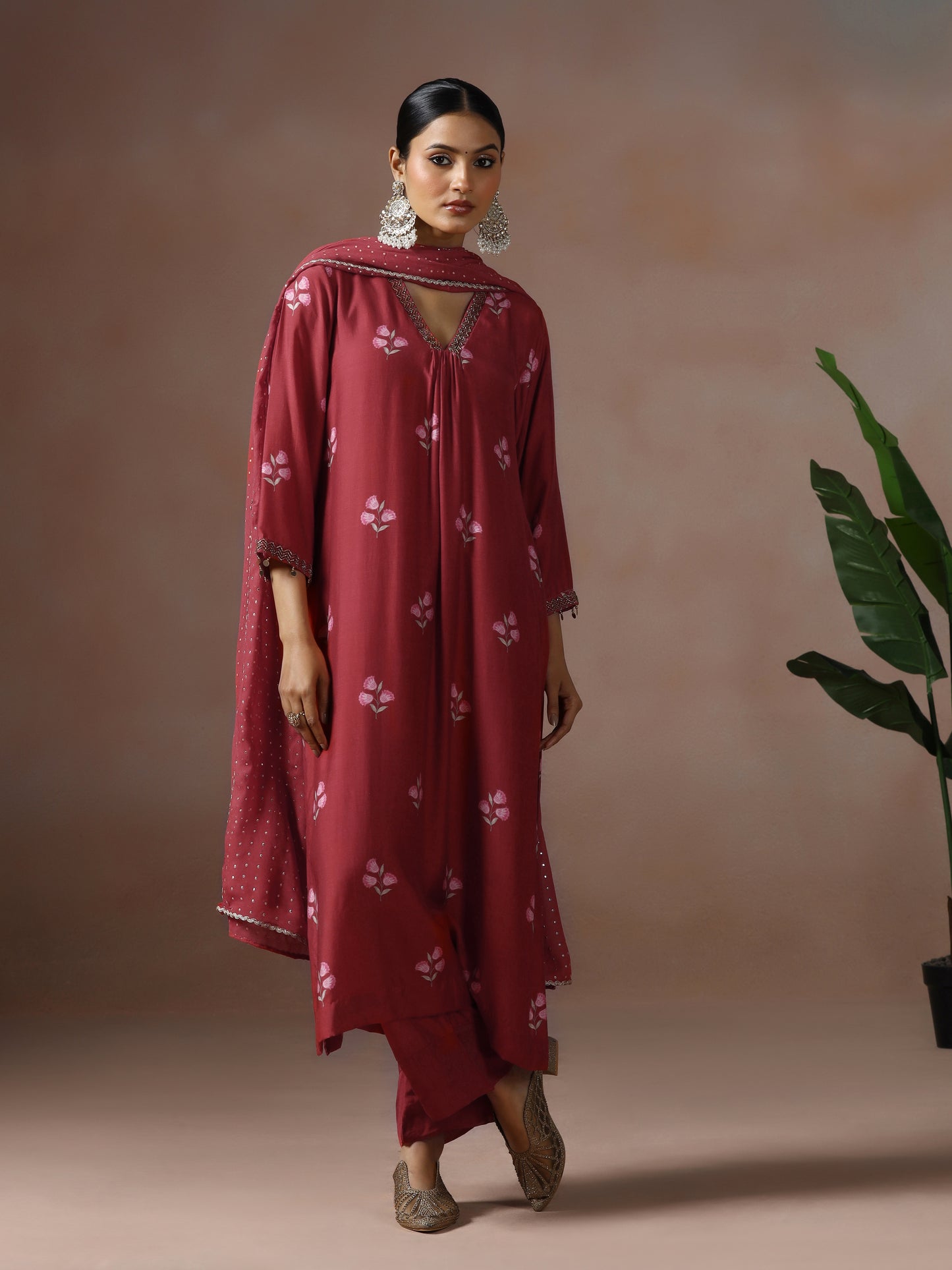 Saanjh: Red Floral Digtal Printed Embroidred Kurta Set of 2