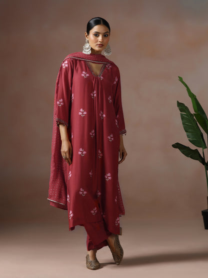 Saanjh: Red Floral Digtal Printed Embroidred Kurta Set of 2