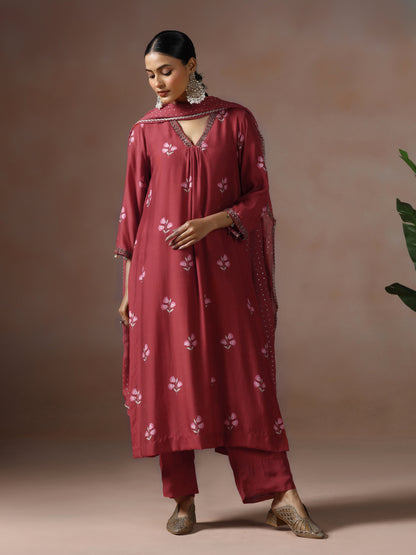 Saanjh: Red Floral Digtal Printed Embroidred Kurta Set of 2