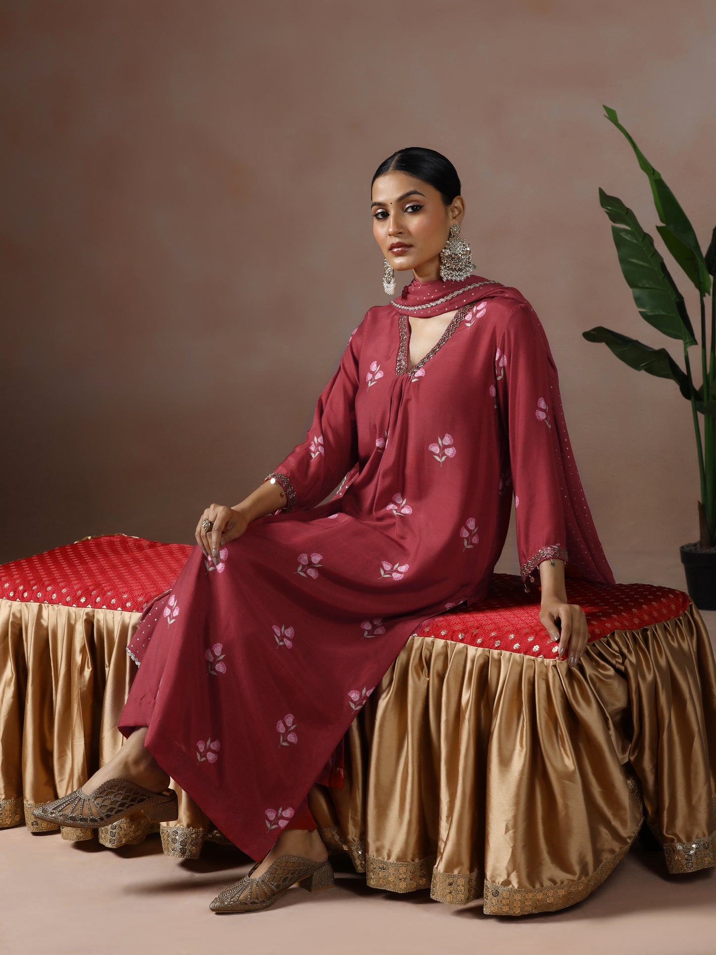 Saanjh: Red Floral Digtal Printed Embroidred Kurta Set of 2