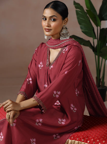 Saanjh: Red Floral Digtal Printed Embroidred Kurta Set of 2