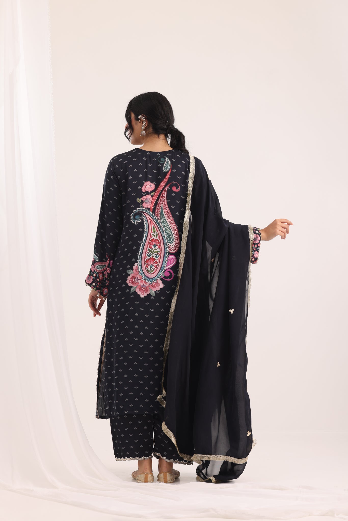 Keri placement Kurta set