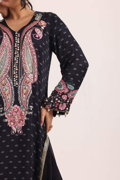 Keri placement Kurta set