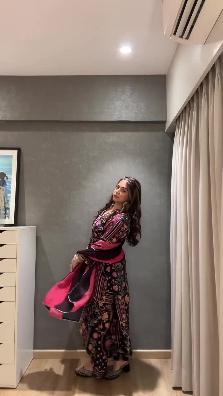 Raag Mughal Kurta Set