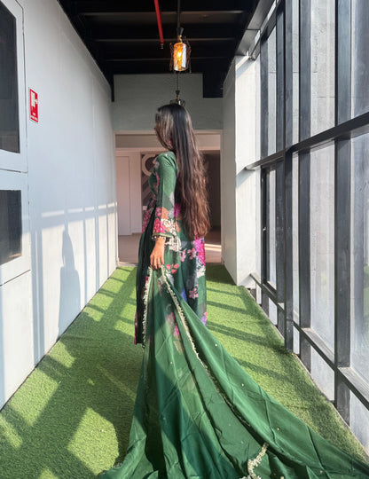 Saanjh: Green Floral Digtal Printed Embroidred Kurta Set of 3