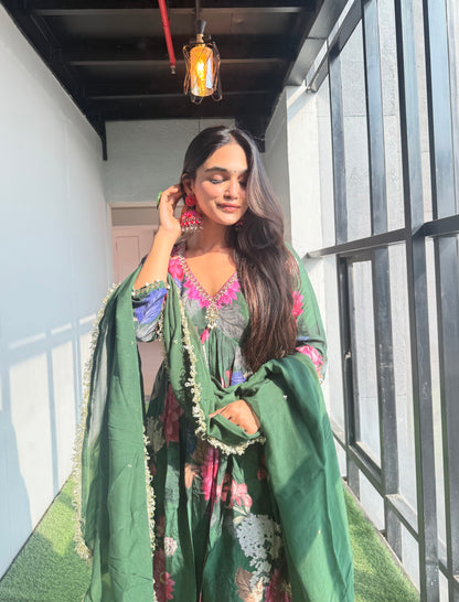 Saanjh: Green Floral Digtal Printed Embroidred Kurta Set of 3