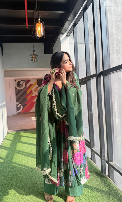 Saanjh: Green Floral Digtal Printed Embroidred Kurta Set of 3
