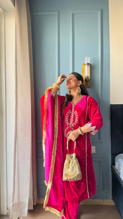 Nakqsh Velvet Kurta set