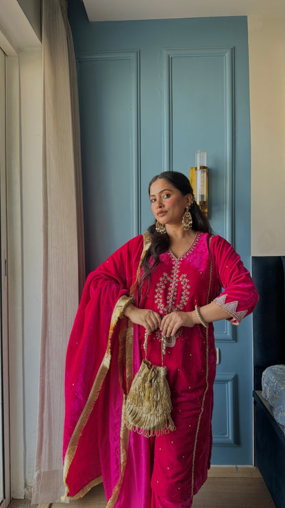 Nakqsh Velvet Kurta set