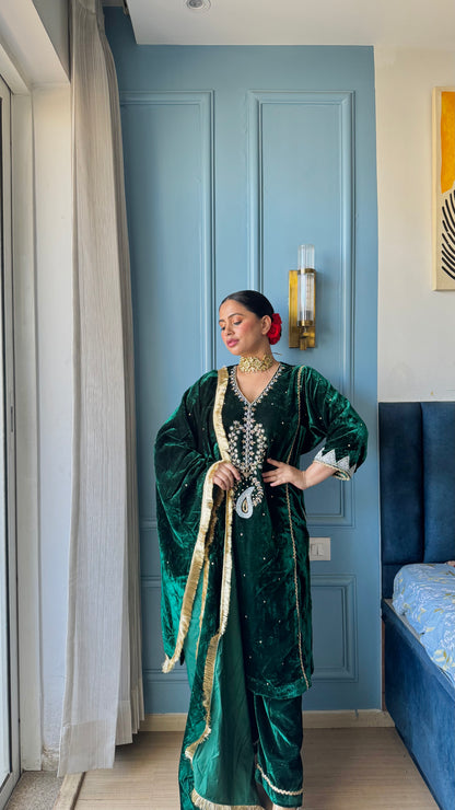 Nakqsh Velvet Kurta set