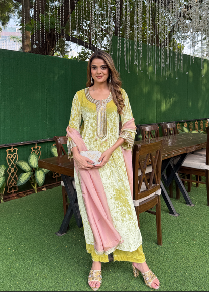 Nakqsh Crushed Velvet Kurta Set